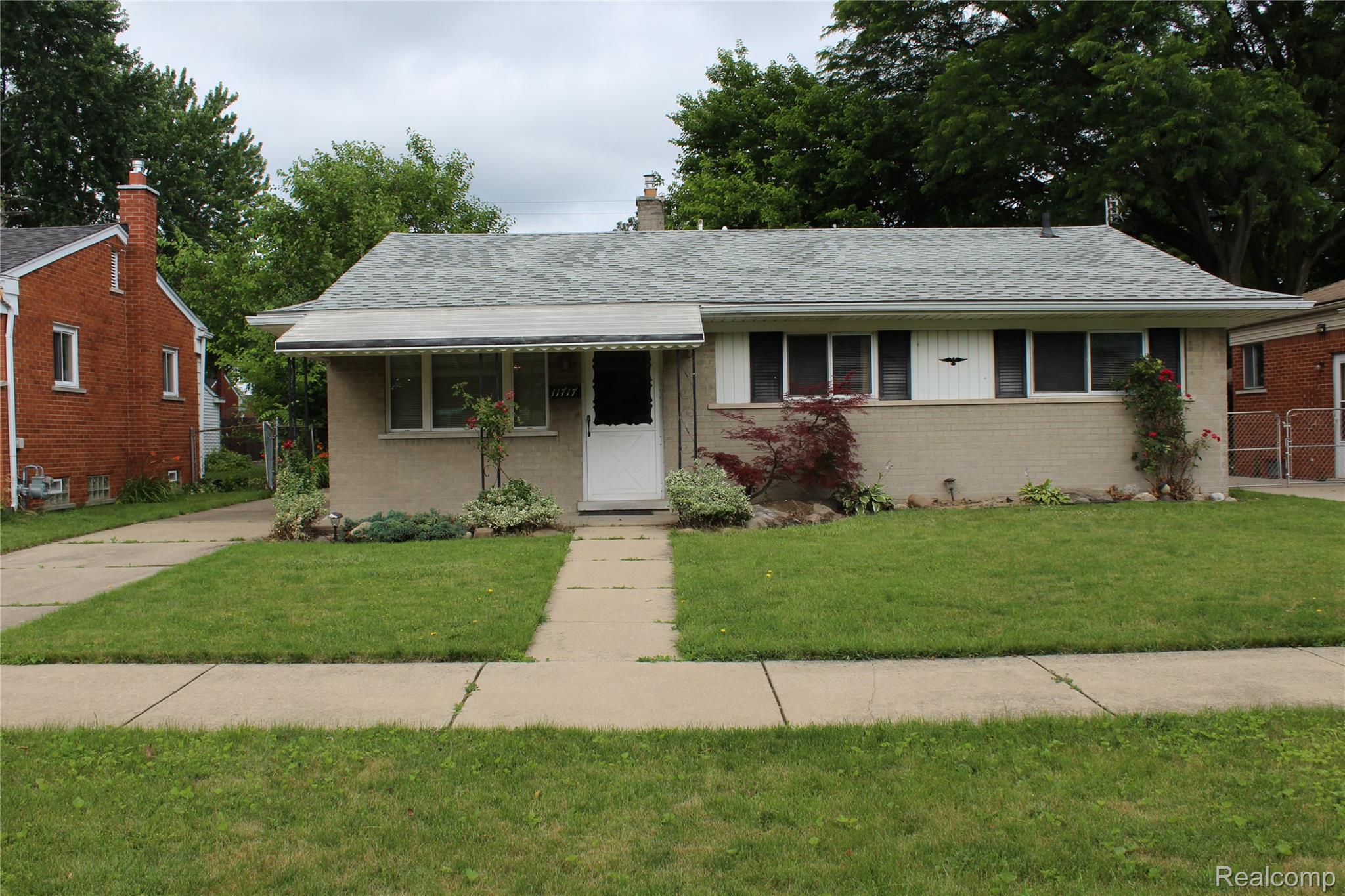 11717 Tecumseh Property Photo 1