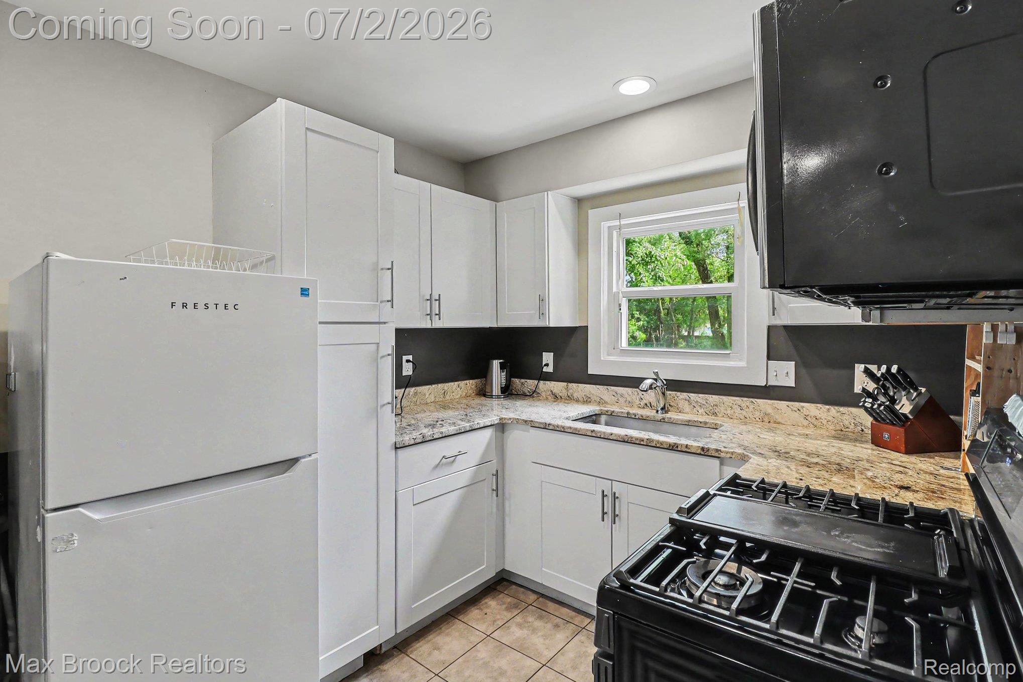 20792 Parkside Boulevard Property Photo 6