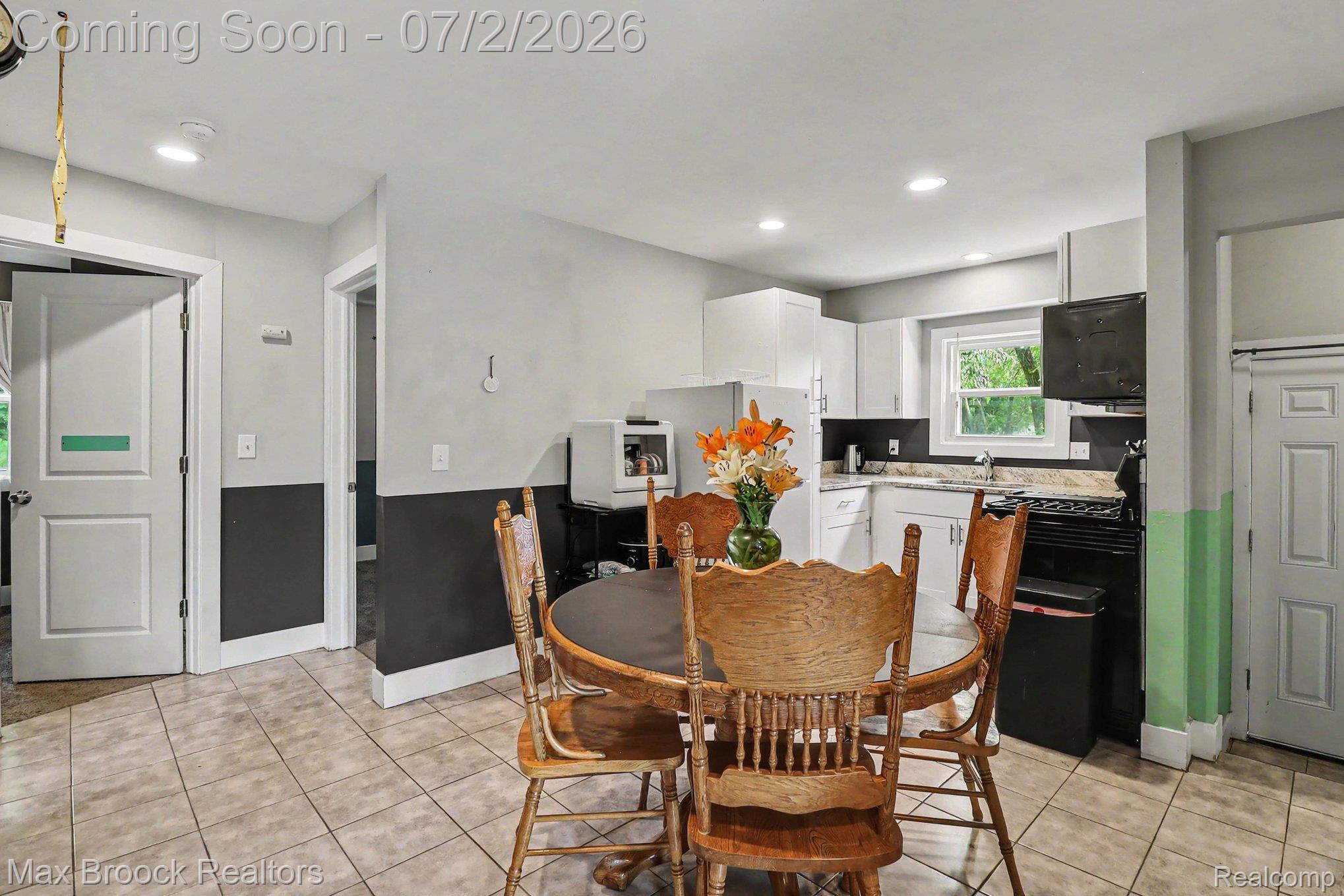 20792 Parkside Boulevard Property Photo 9