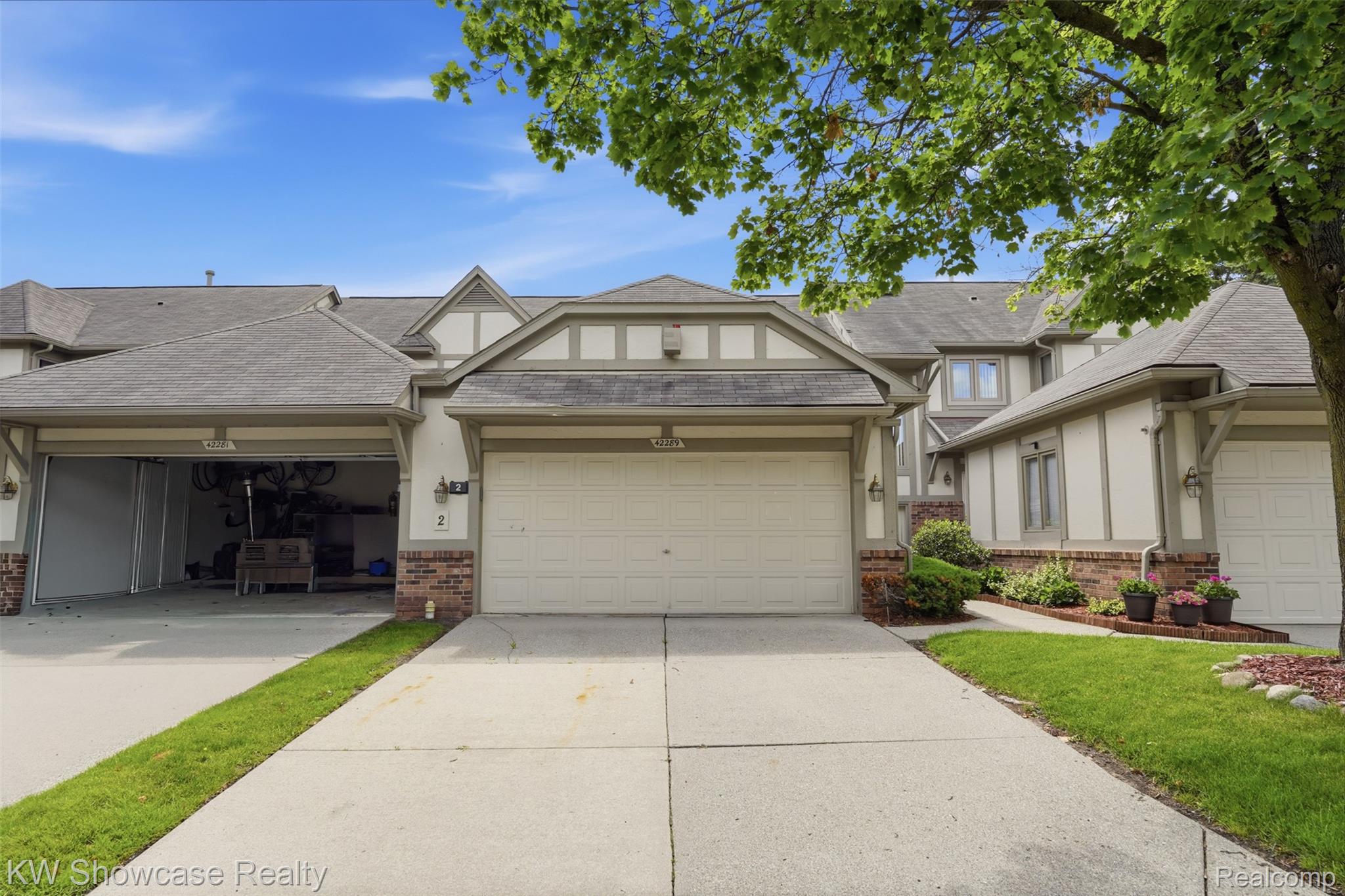 42289 Saratoga Circle 8 Property Photo 1