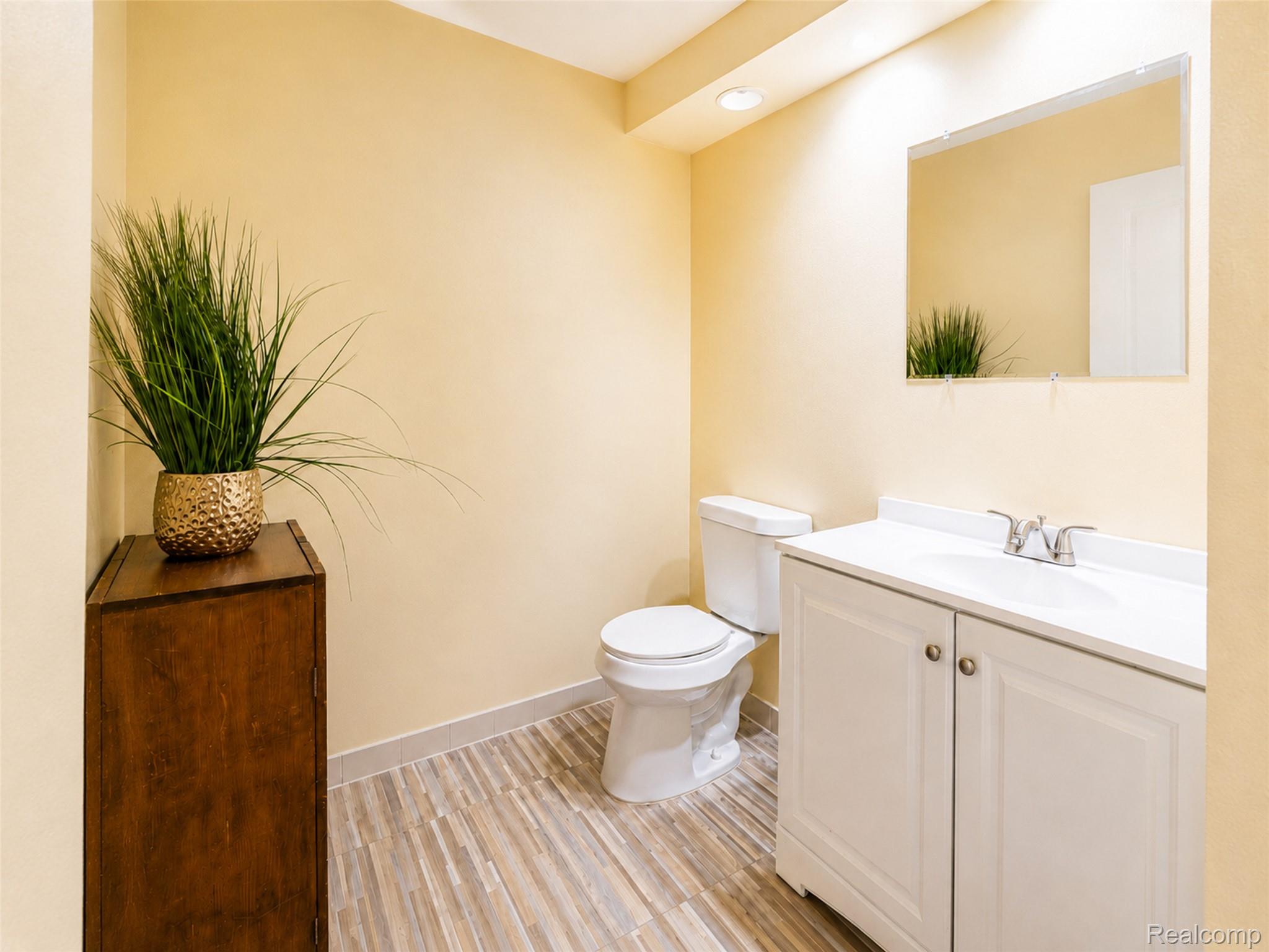 754 Ashley Circle Property Photo 18
