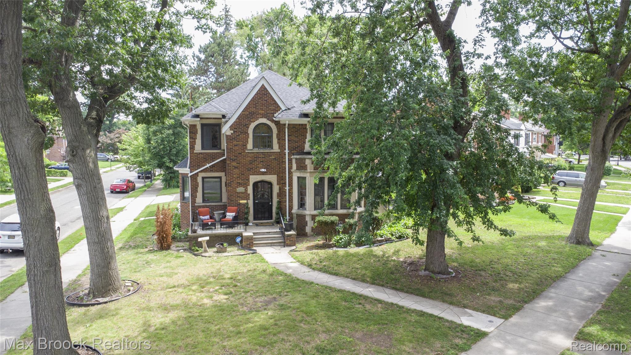 20096 Shrewsbury Road Property Photo 3