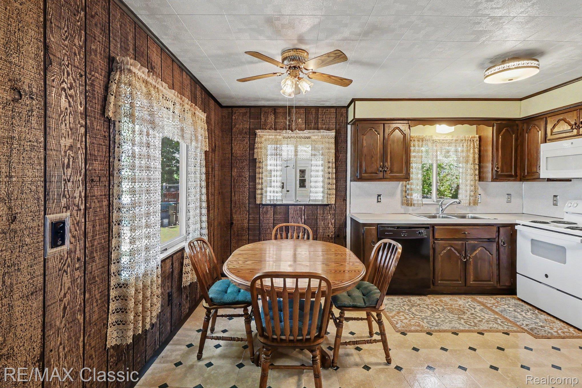 250 E Canyon Drive Property Photo 7