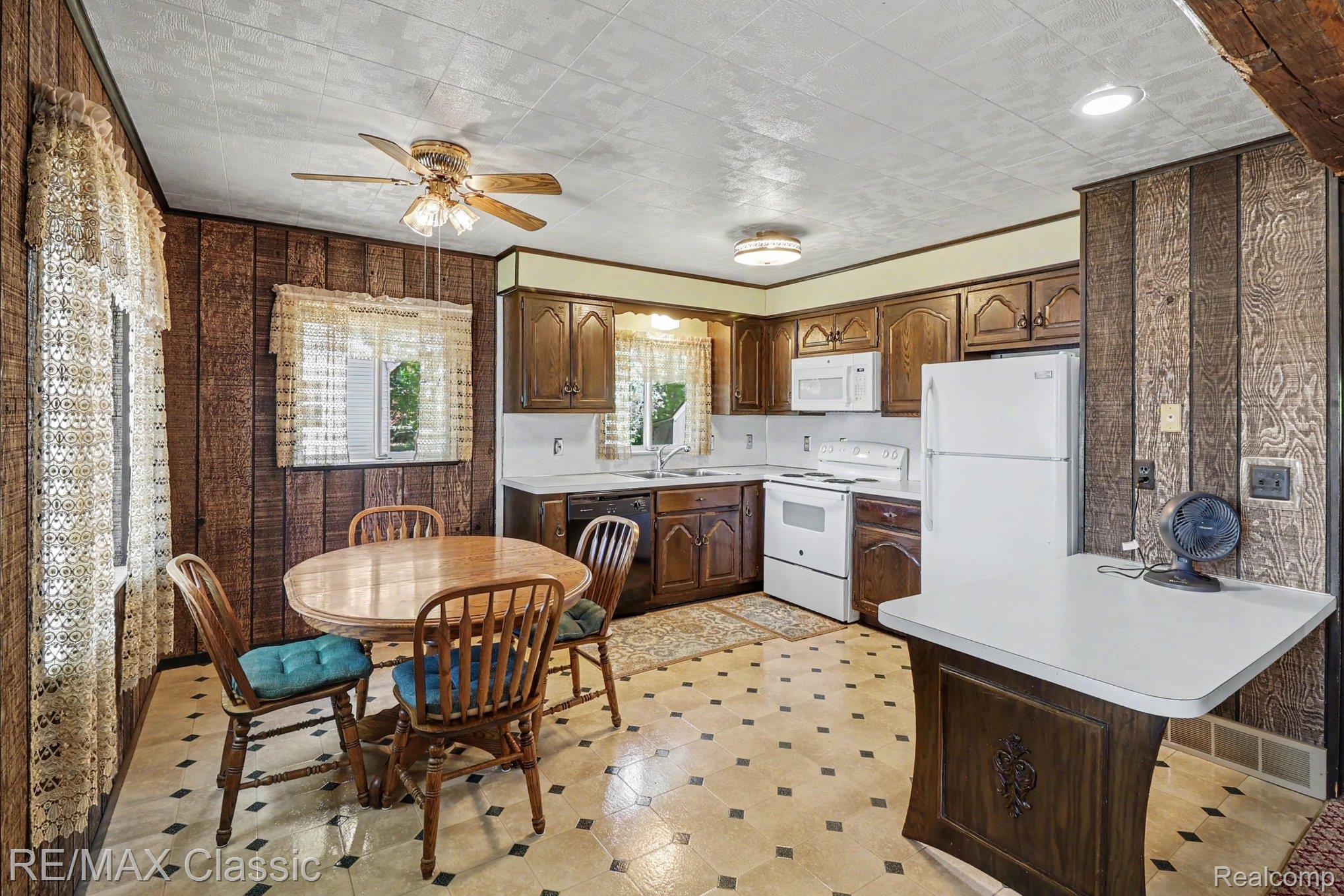 250 E Canyon Drive Property Photo 8