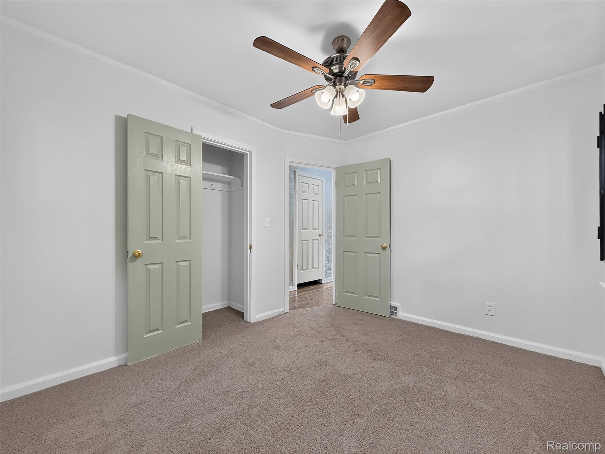 5566 Lakepointe Street Property Photo 16