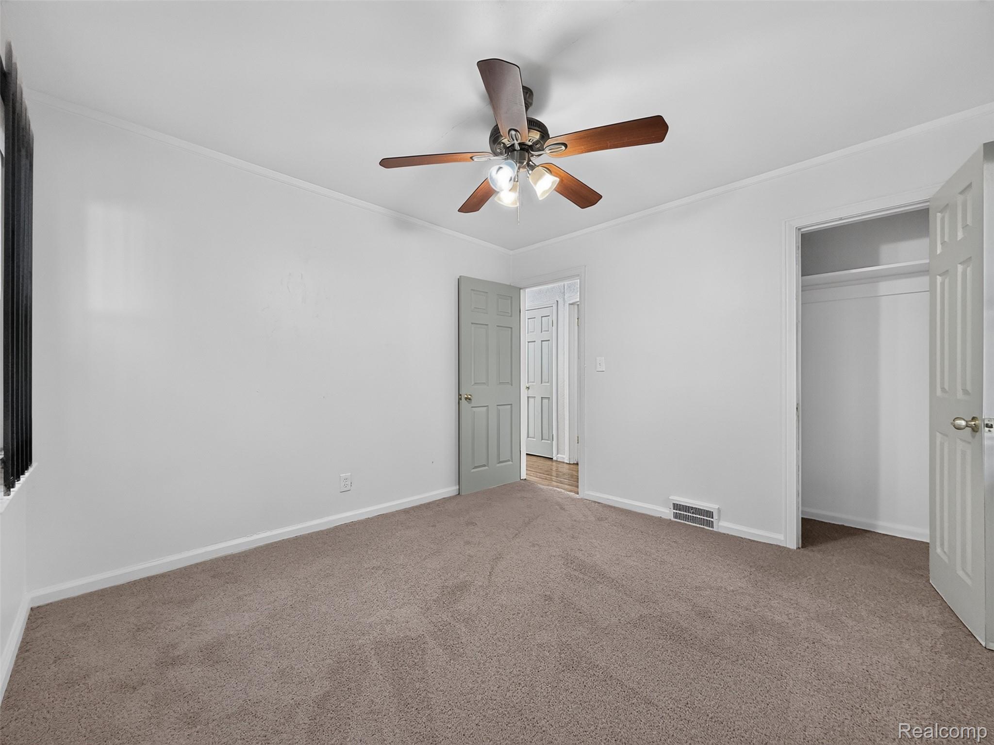 5566 Lakepointe Street Property Photo 20