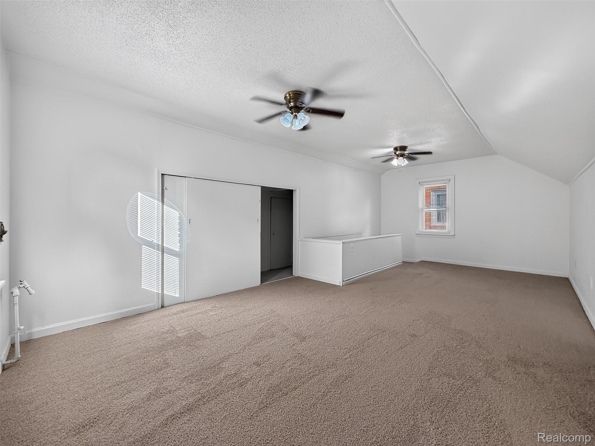5566 Lakepointe Street Property Photo 24