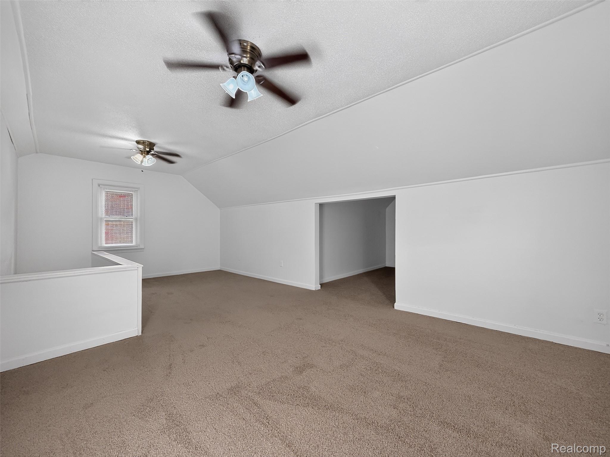 5566 Lakepointe Street Property Photo 25