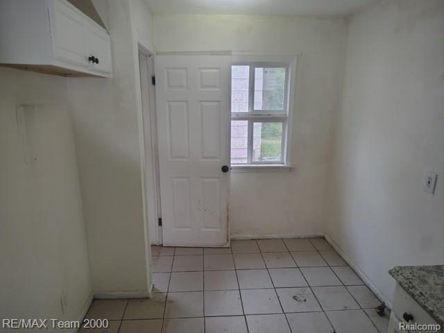 19749 Glastonbury Road Property Photo 5