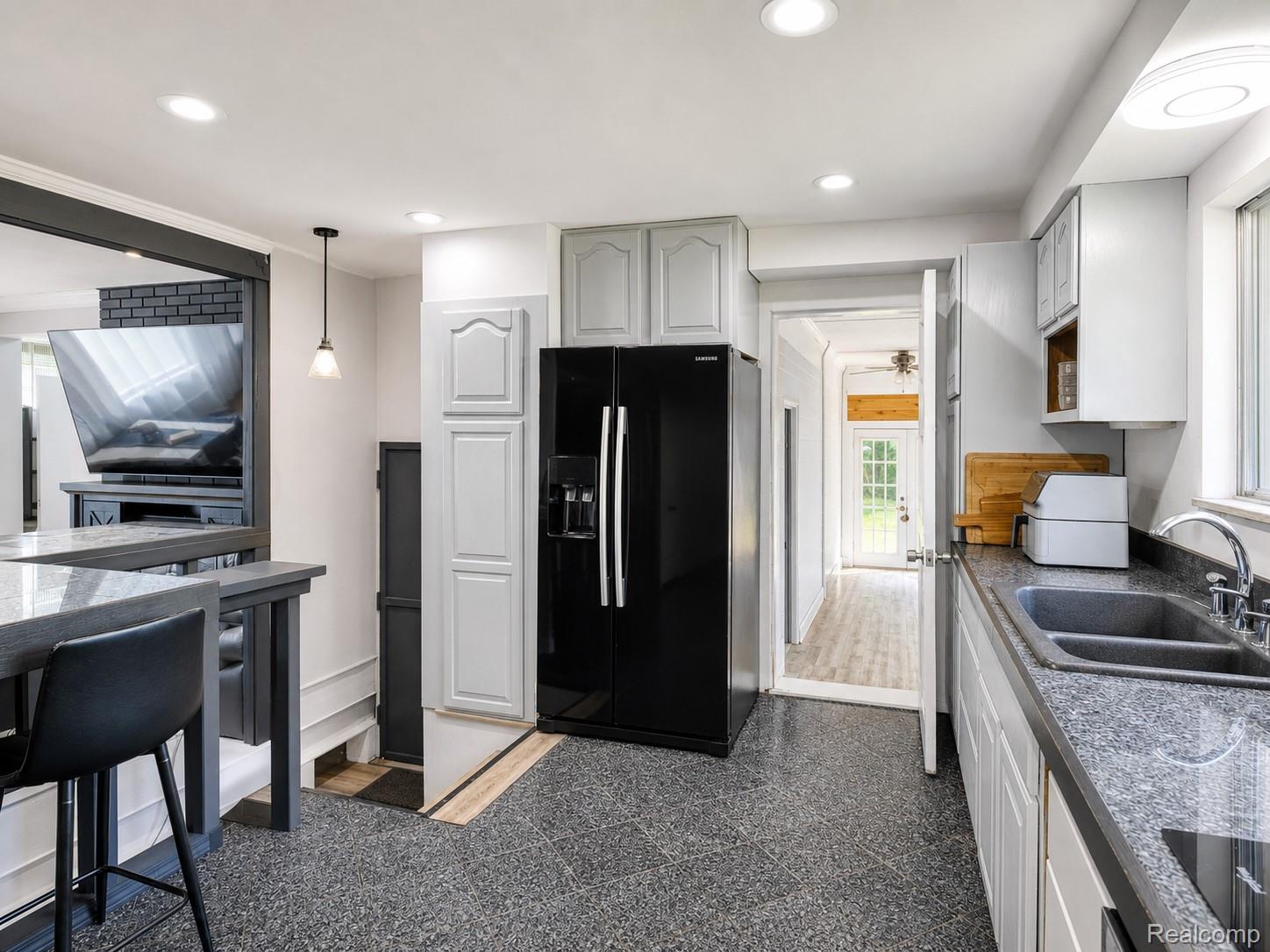 46495 North Avenue Property Photo 15