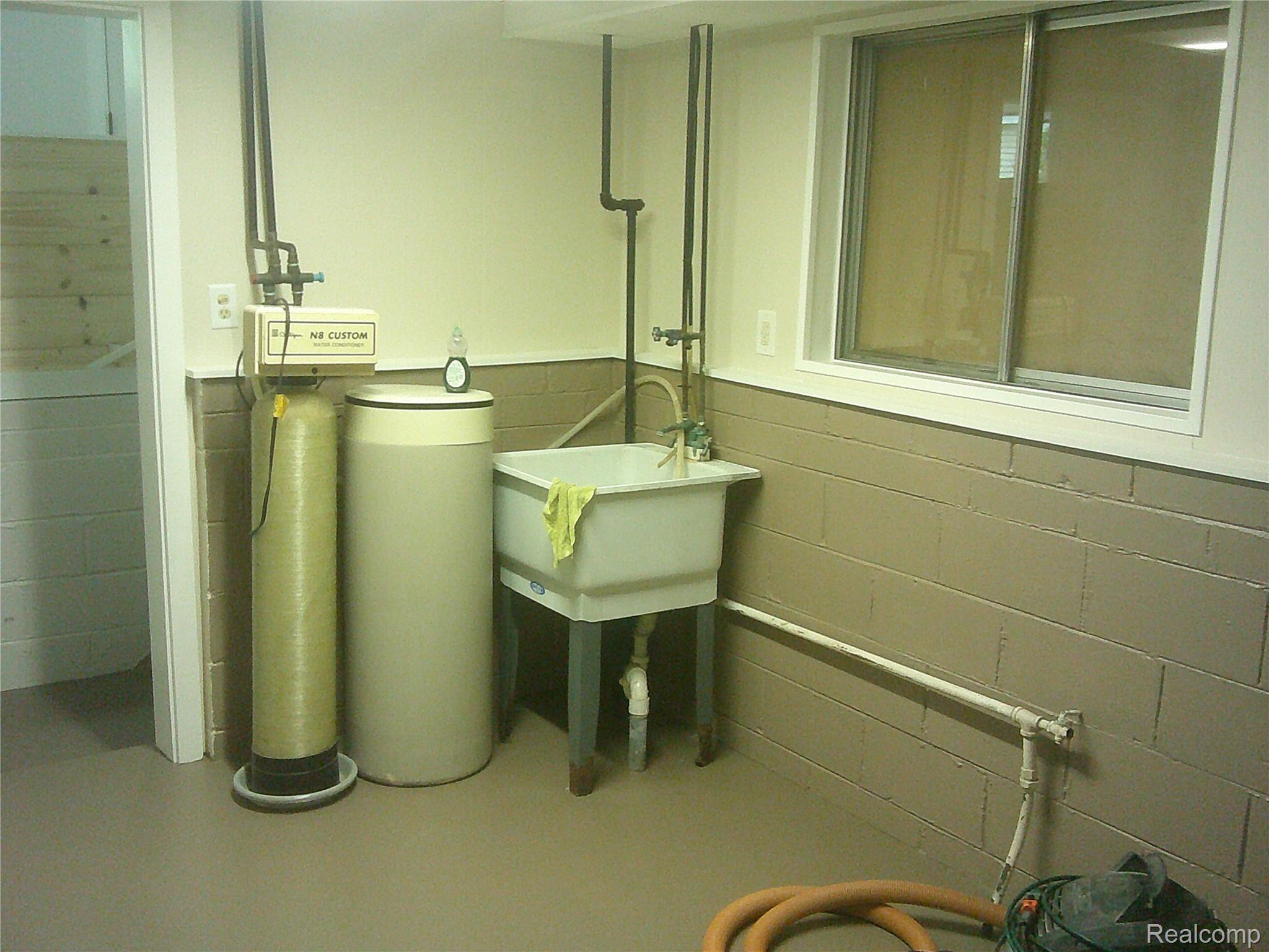 105 N Corbin Street Property Photo 4
