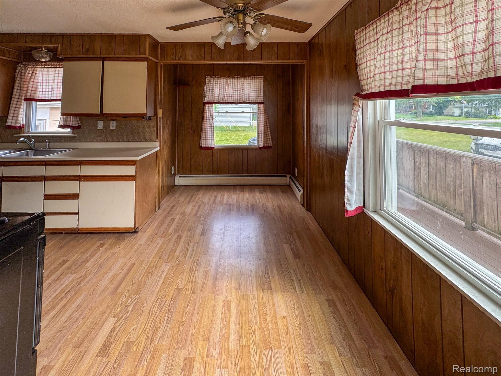 921 Venoy Property Photo 2