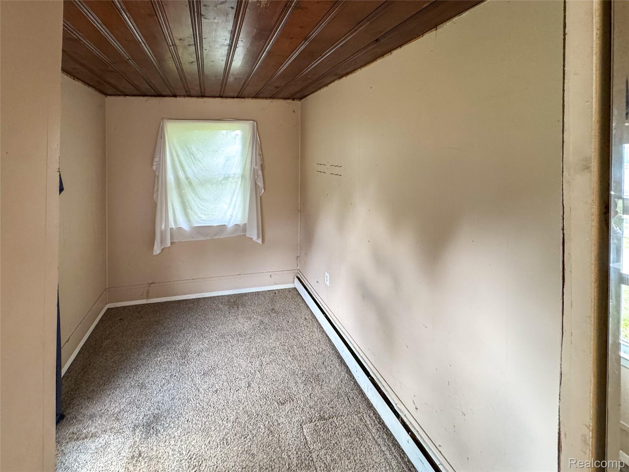 921 Venoy Property Photo 6