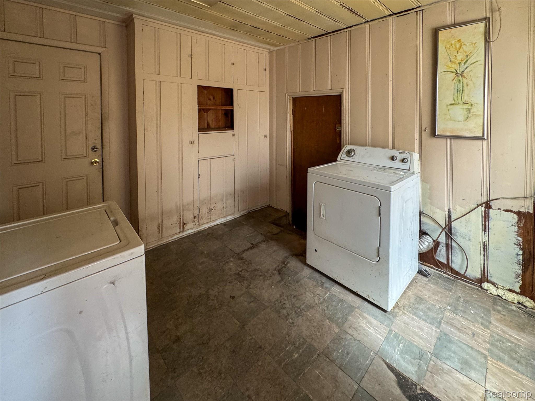 921 Venoy Property Photo 18