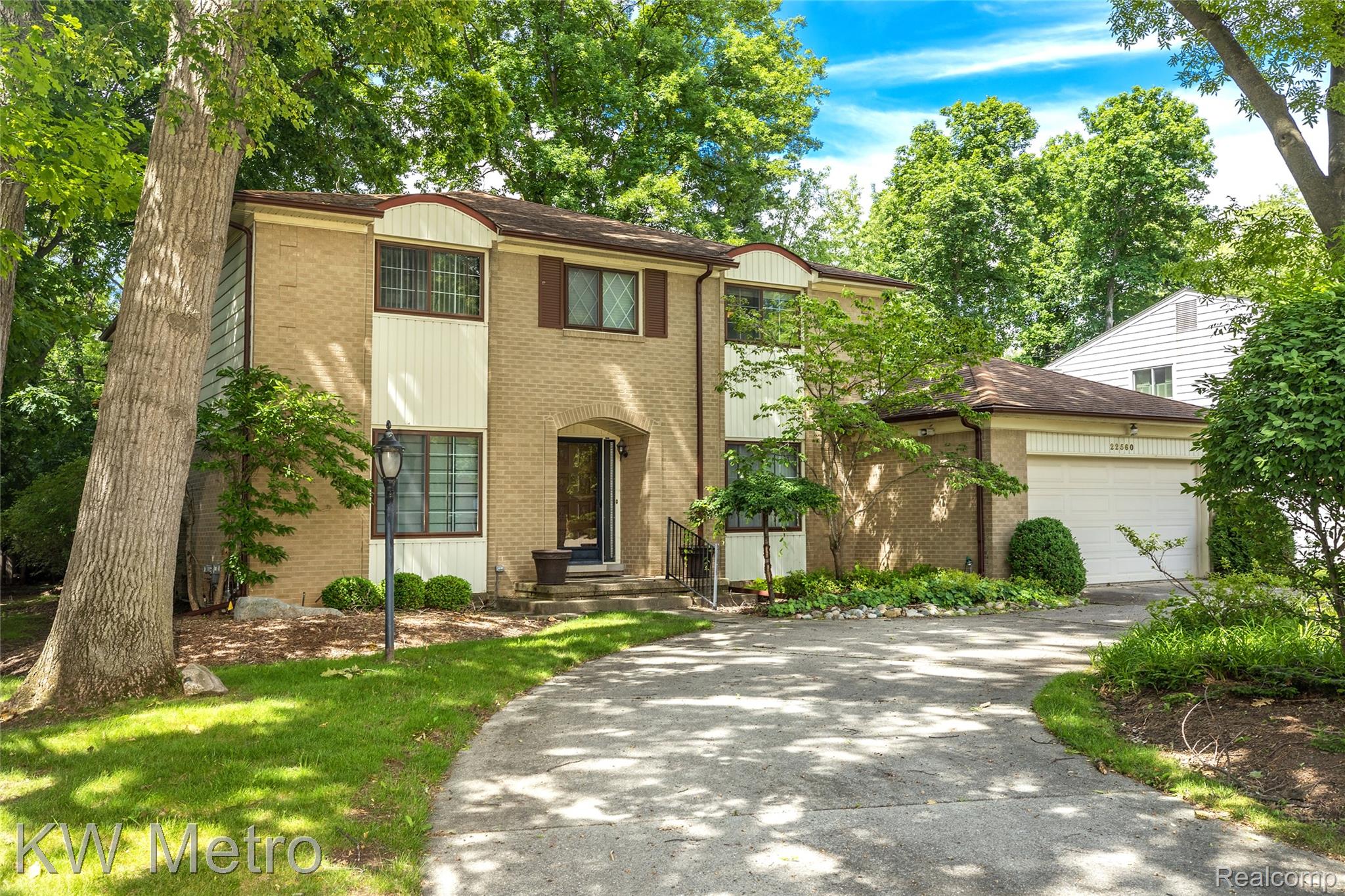 22560 Kenwyck Drive Property Photo 1