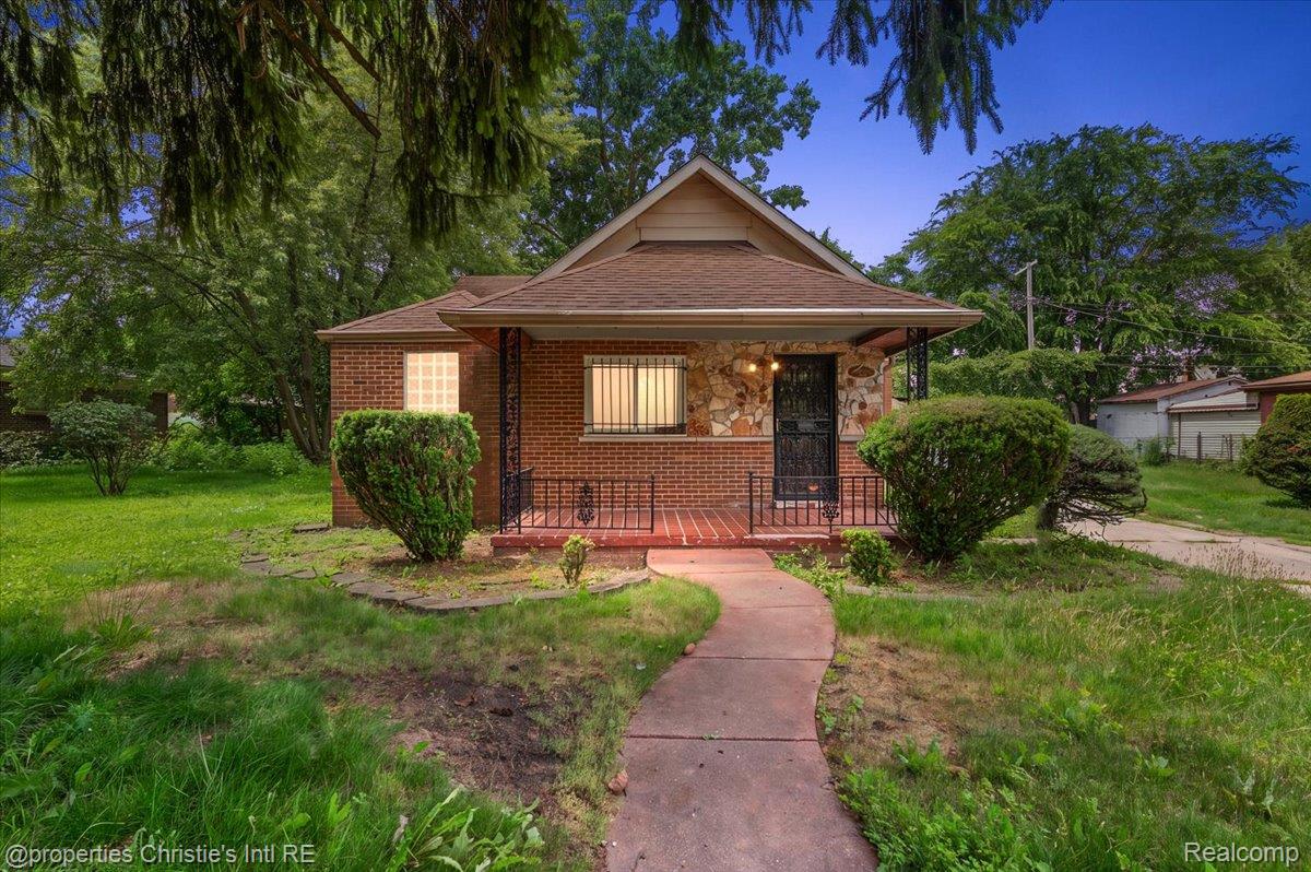 20127 Birwood Street Property Photo 1