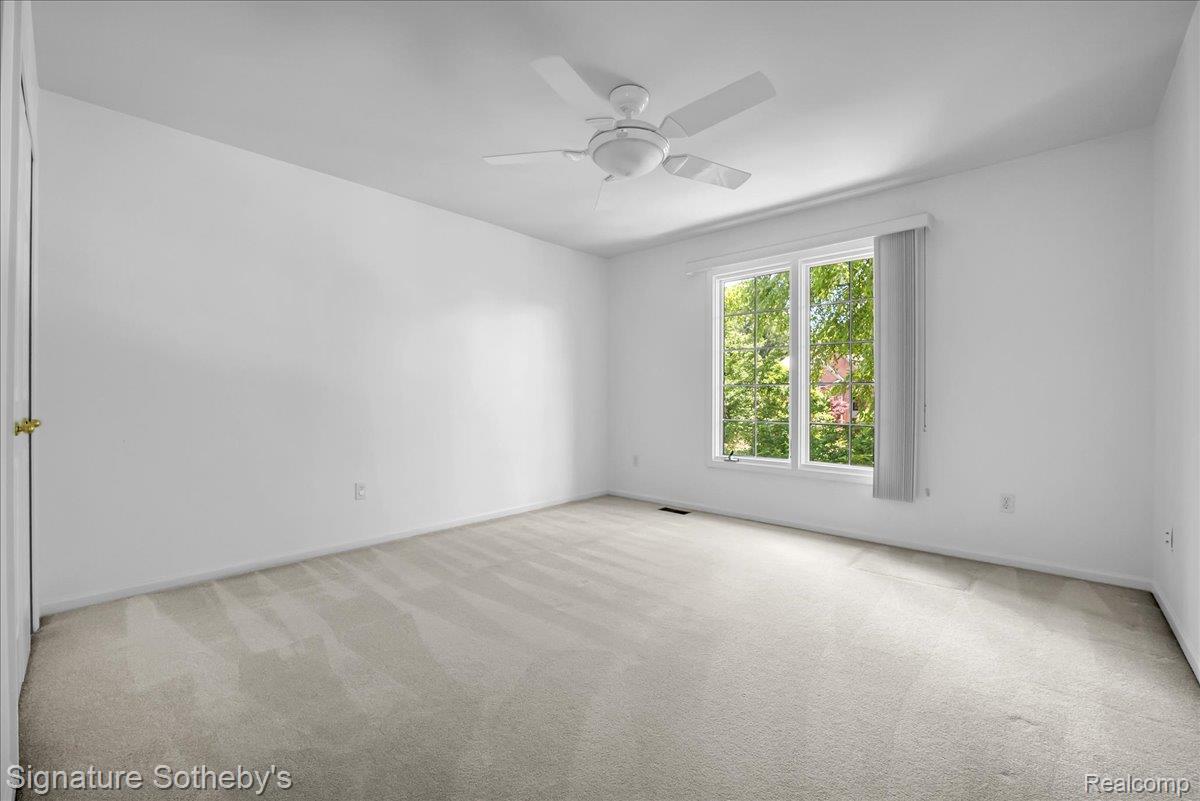 6925 Elm Park Drive Property Photo 23
