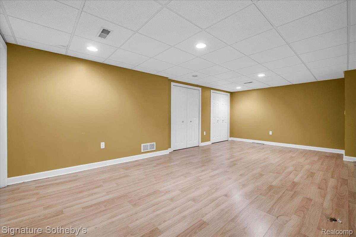 6925 Elm Park Drive Property Photo 27