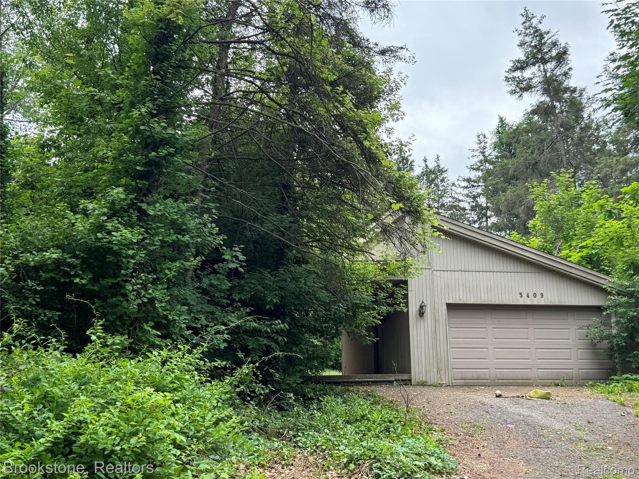 5409 Stowe Trail Property Photo 1