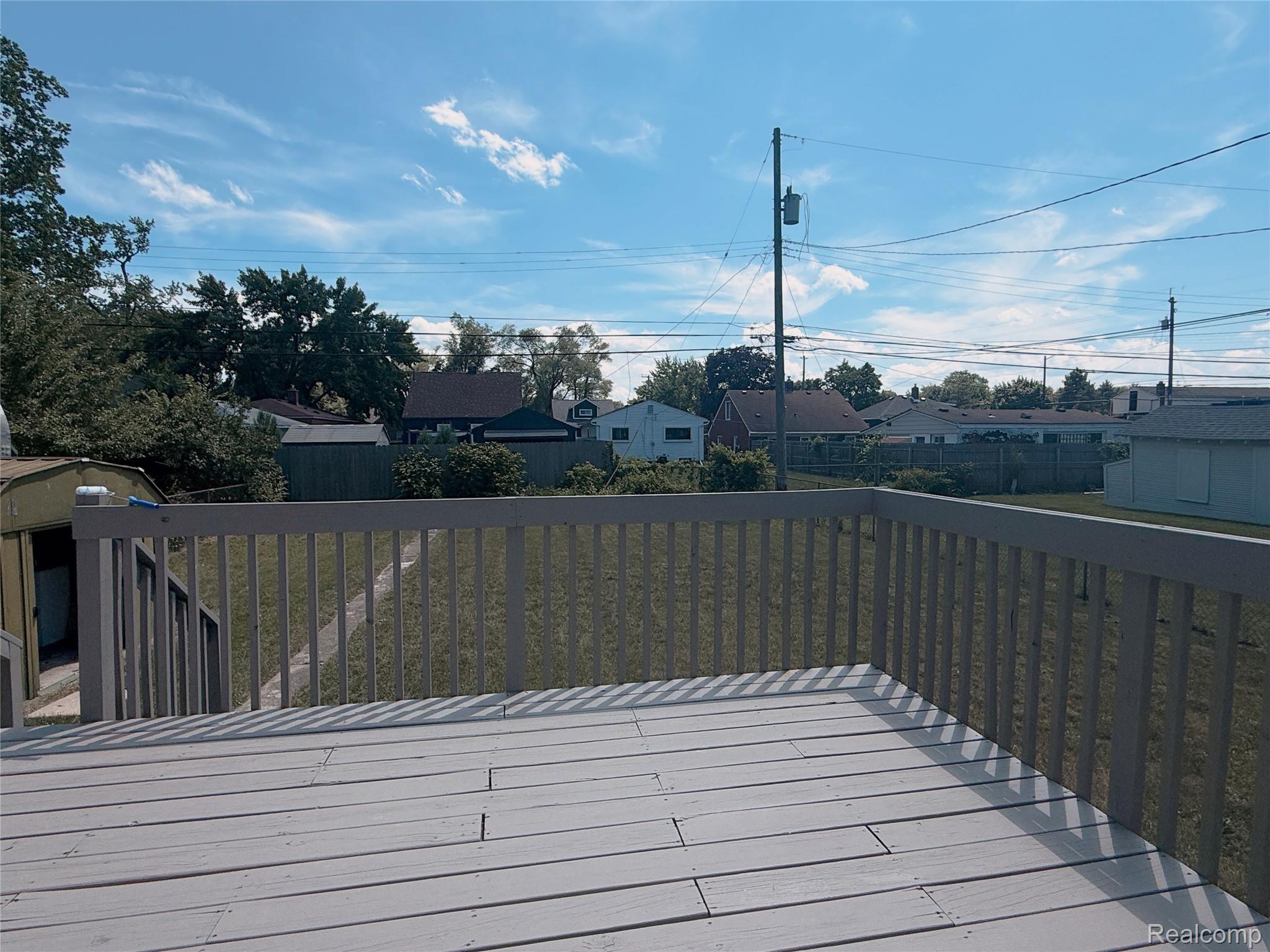 214 E Hazelhurst Street Property Photo 16