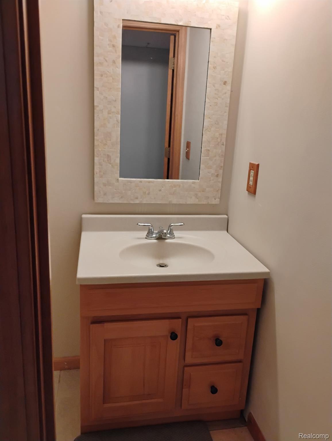 725 S Sashabaw Road Property Photo 37