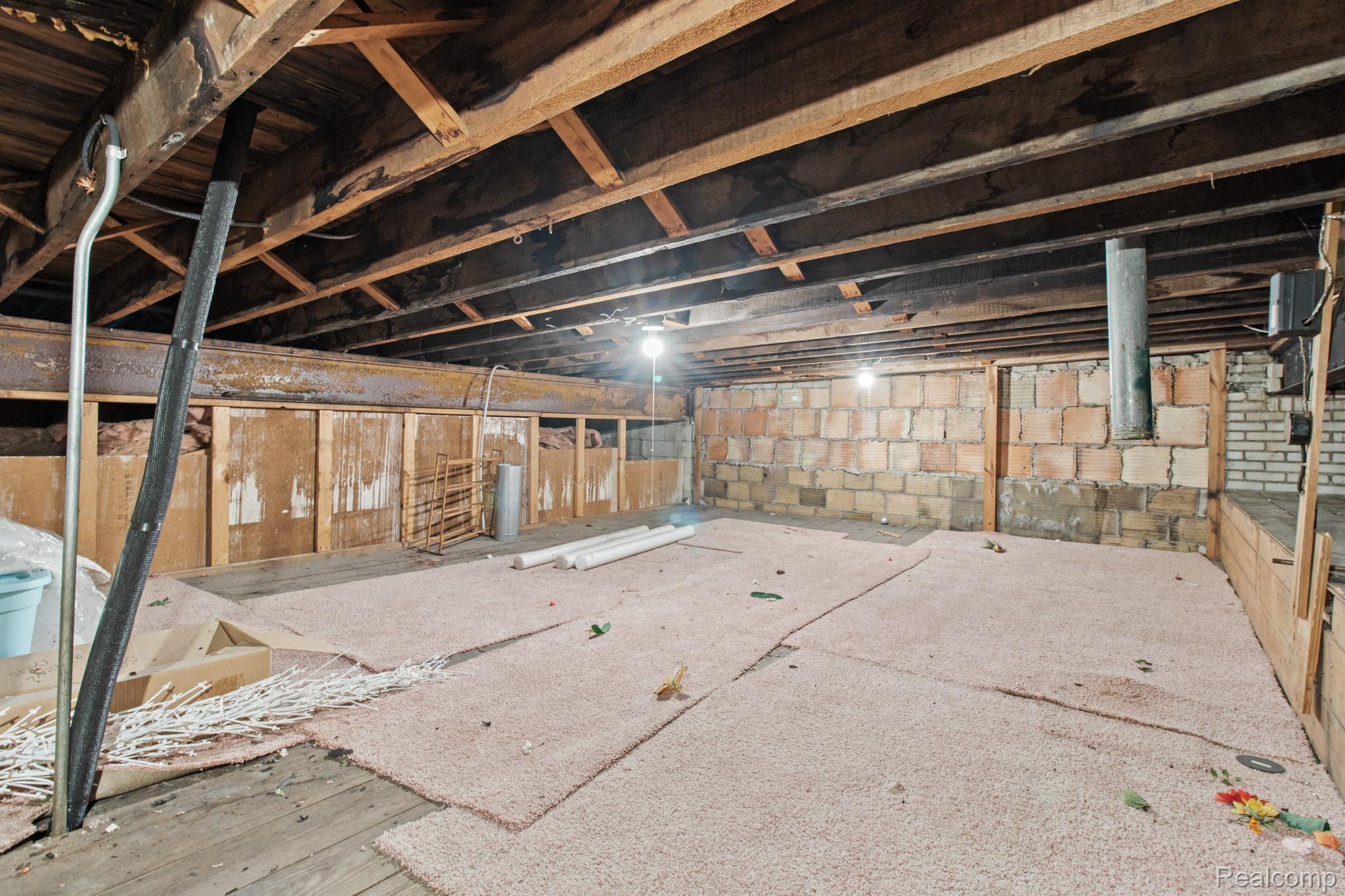 211 N Saginaw Street Property Photo 19