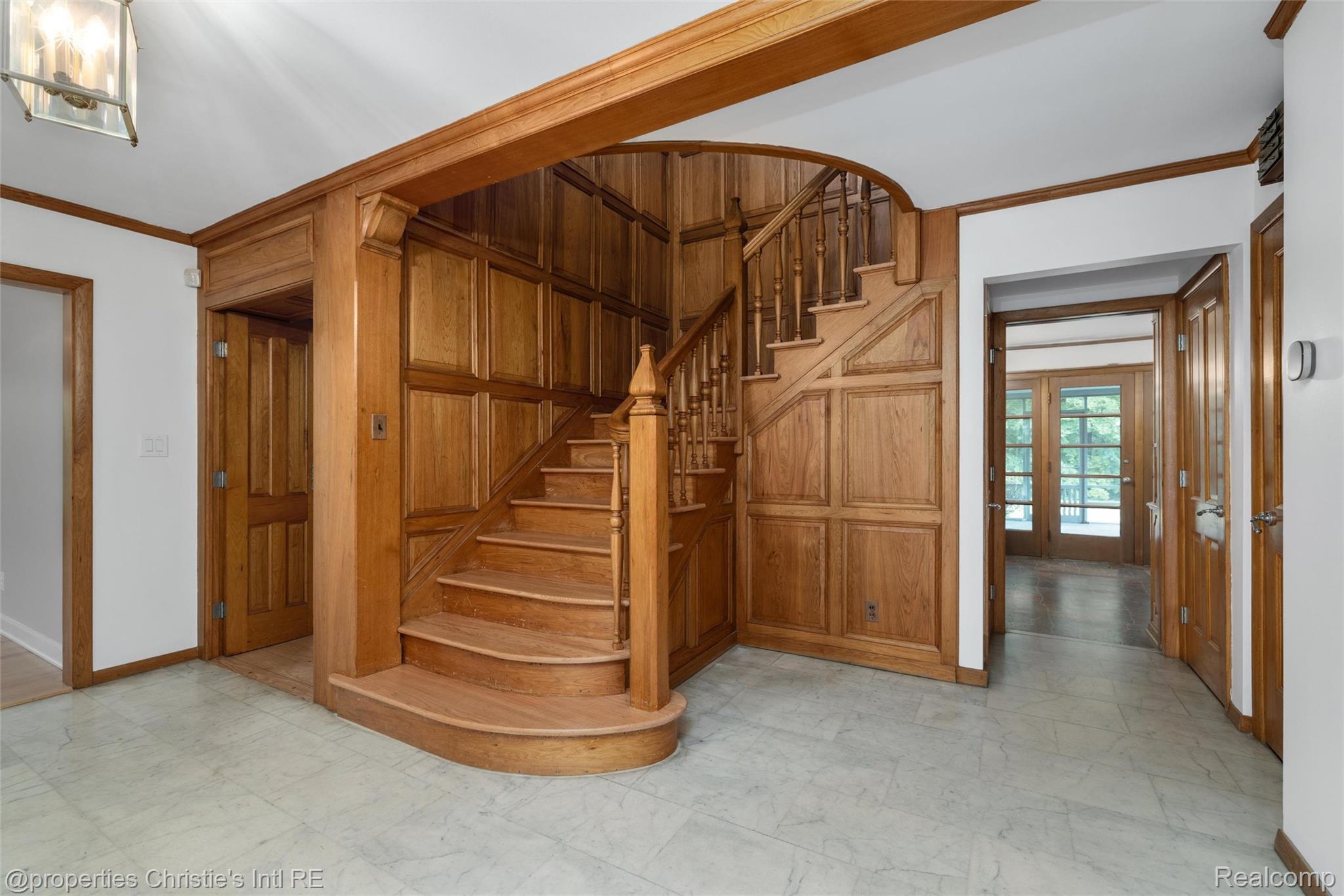 1925 Wellesley Drive Property Photo 7