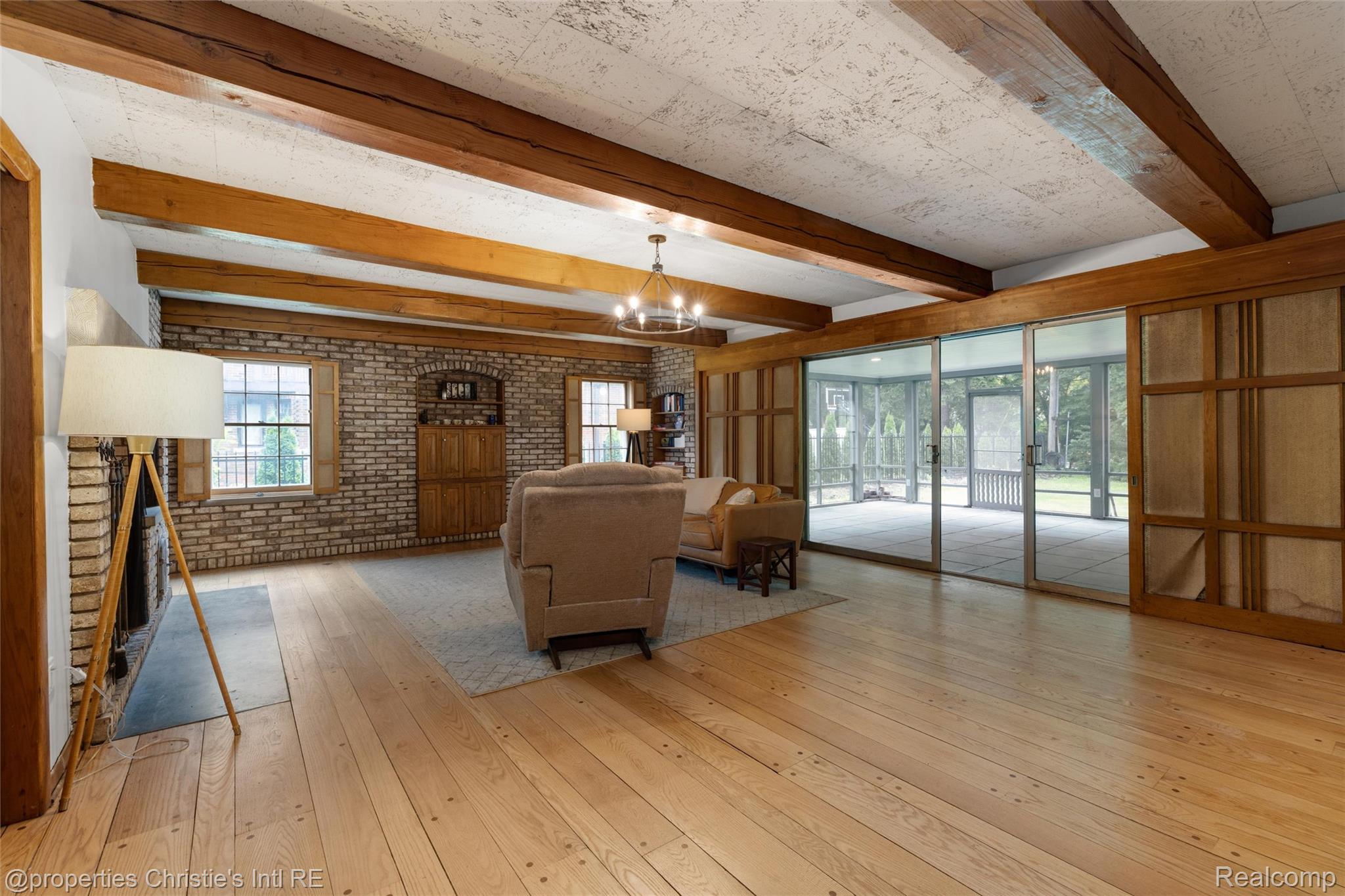 1925 Wellesley Drive Property Photo 12