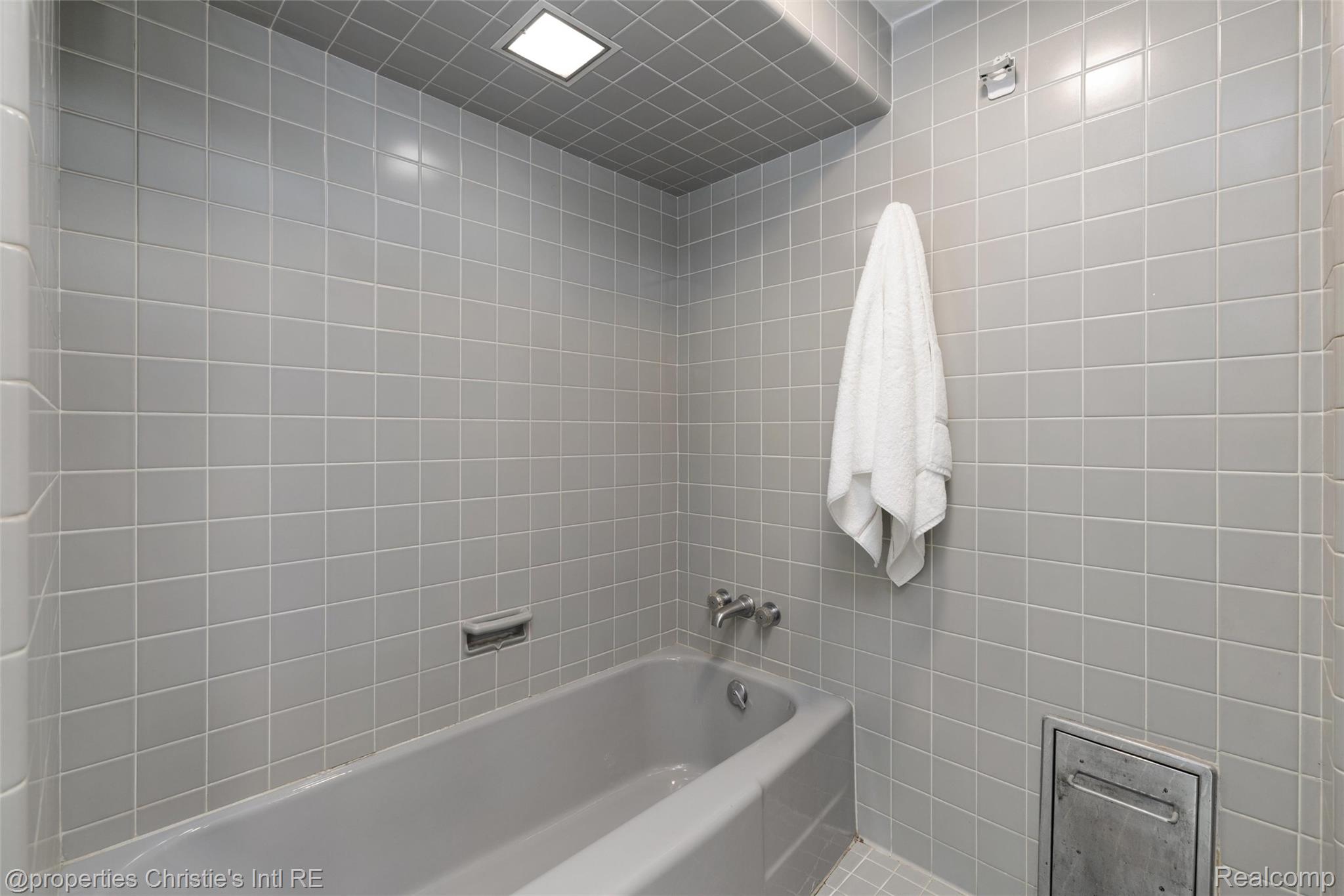 1925 Wellesley Drive Property Photo 37