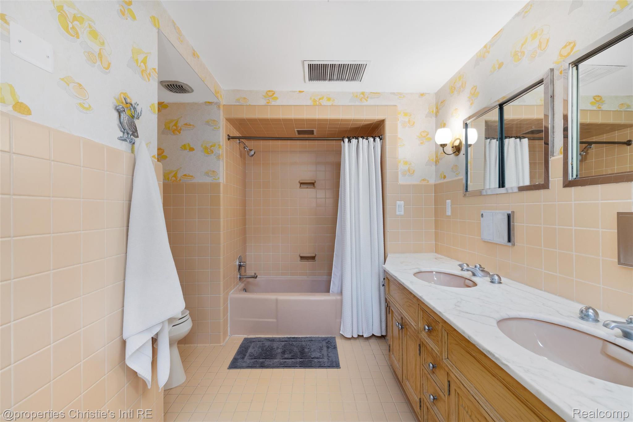 1925 Wellesley Drive Property Photo 41
