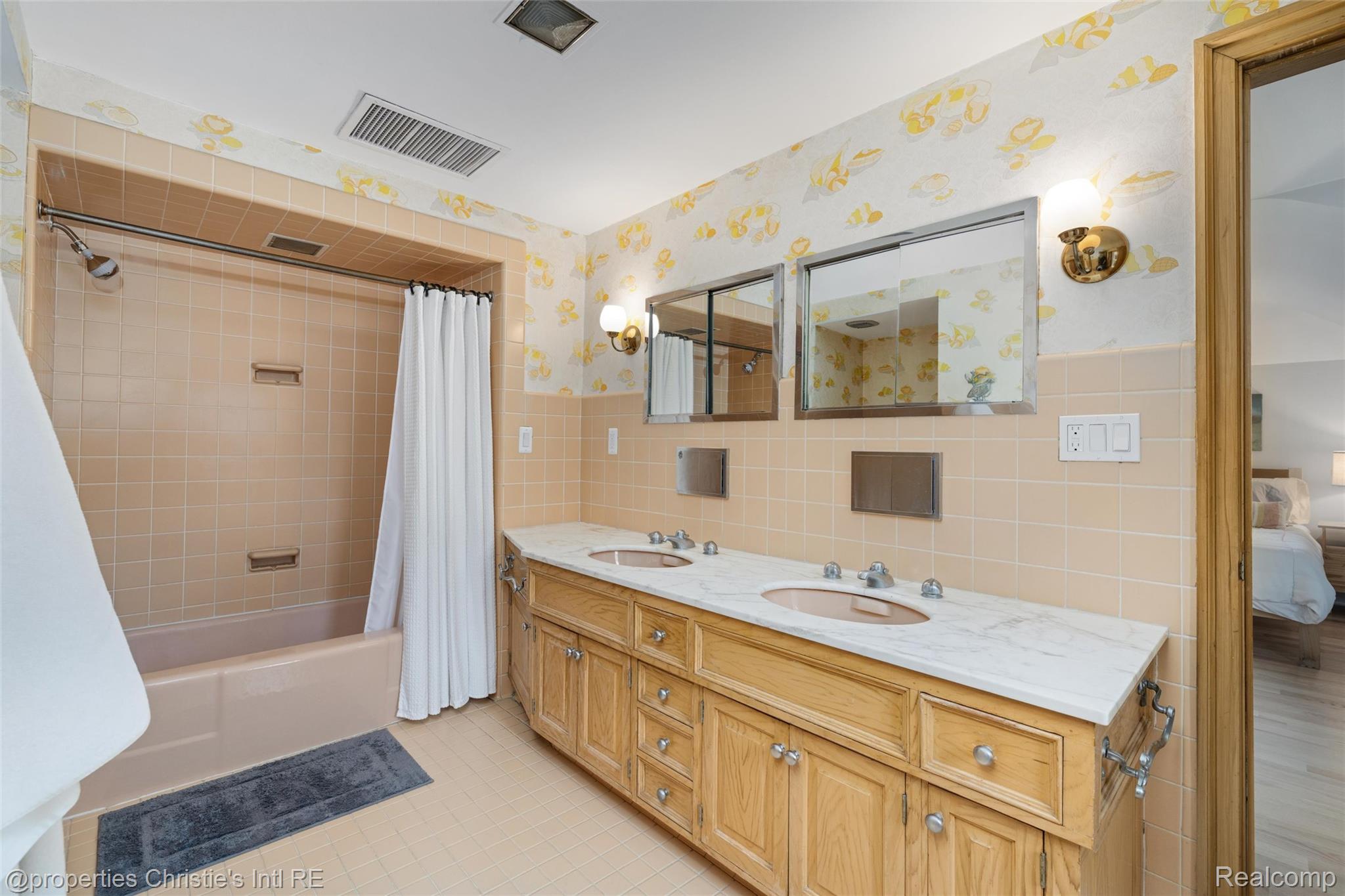 1925 Wellesley Drive Property Photo 42