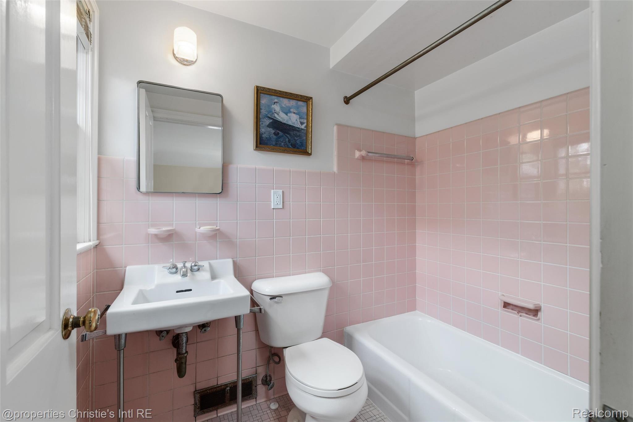 1925 Wellesley Drive Property Photo 51