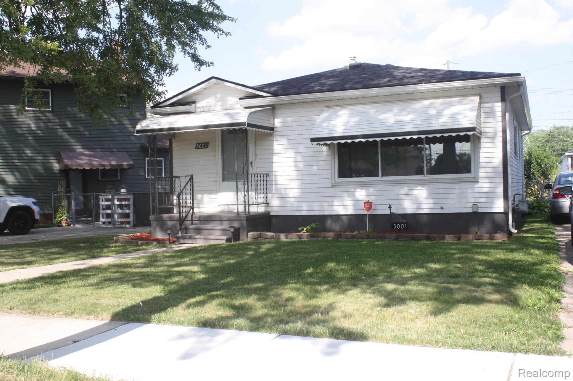 5001 Montfaucon Street Property Photo 1