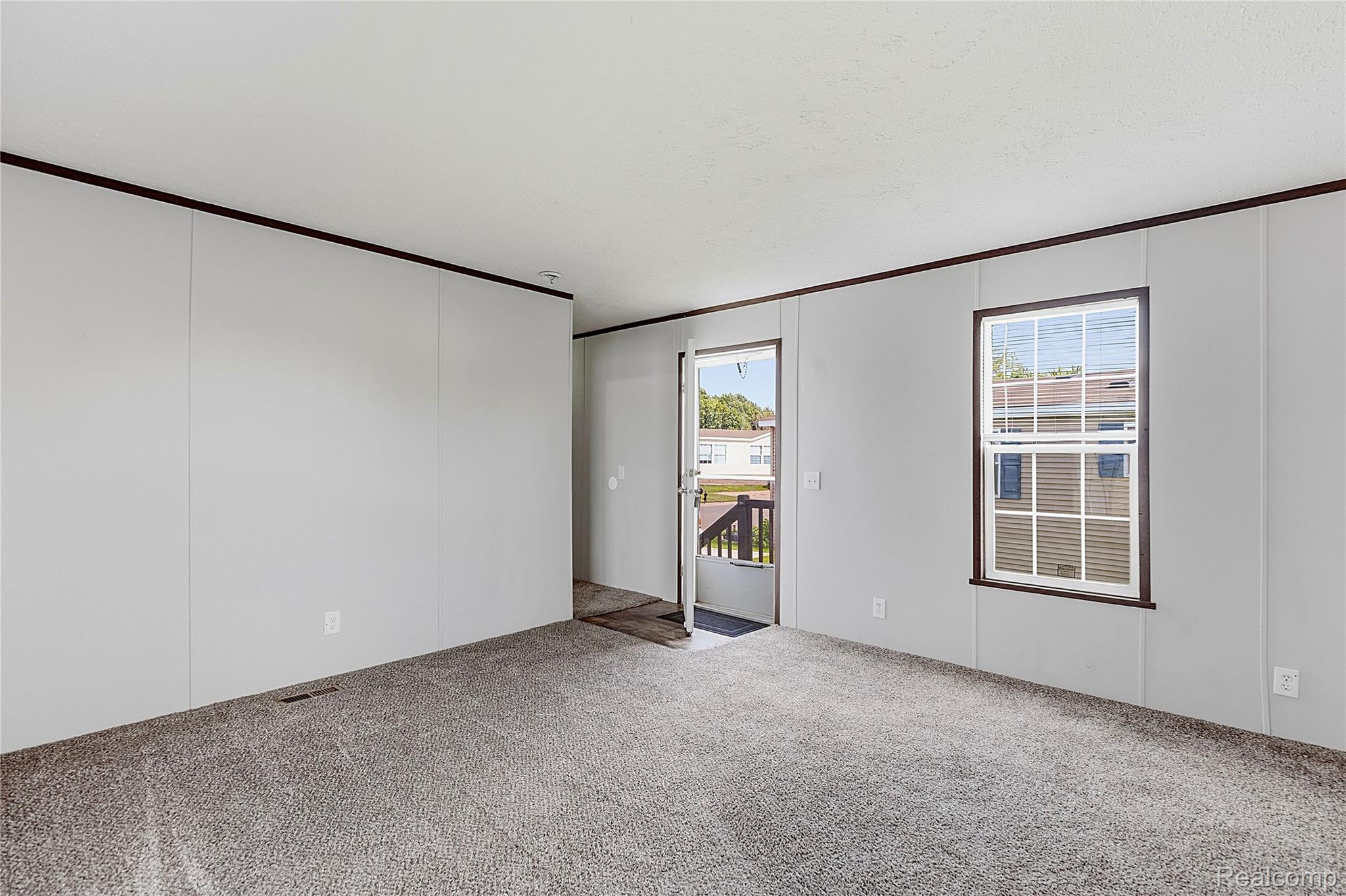 46545 Le Grande Boulevard 978 Property Photo 4