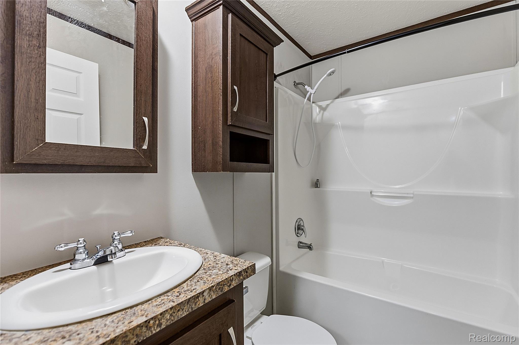 46545 Le Grande Boulevard 978 Property Photo 14