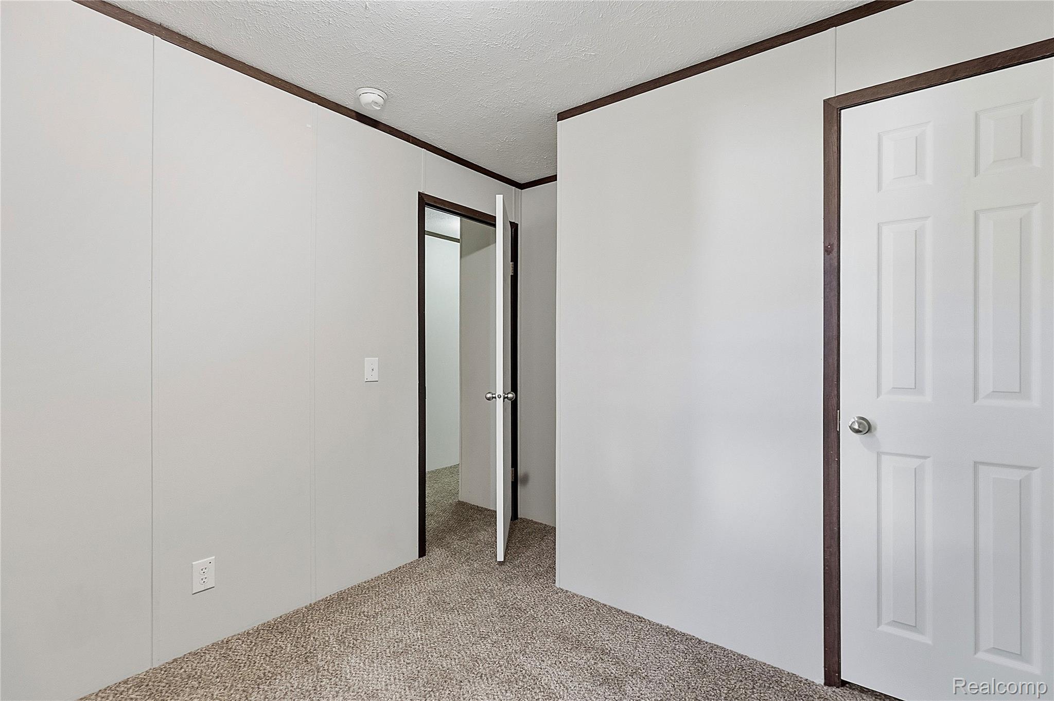 46545 Le Grande Boulevard 978 Property Photo 16