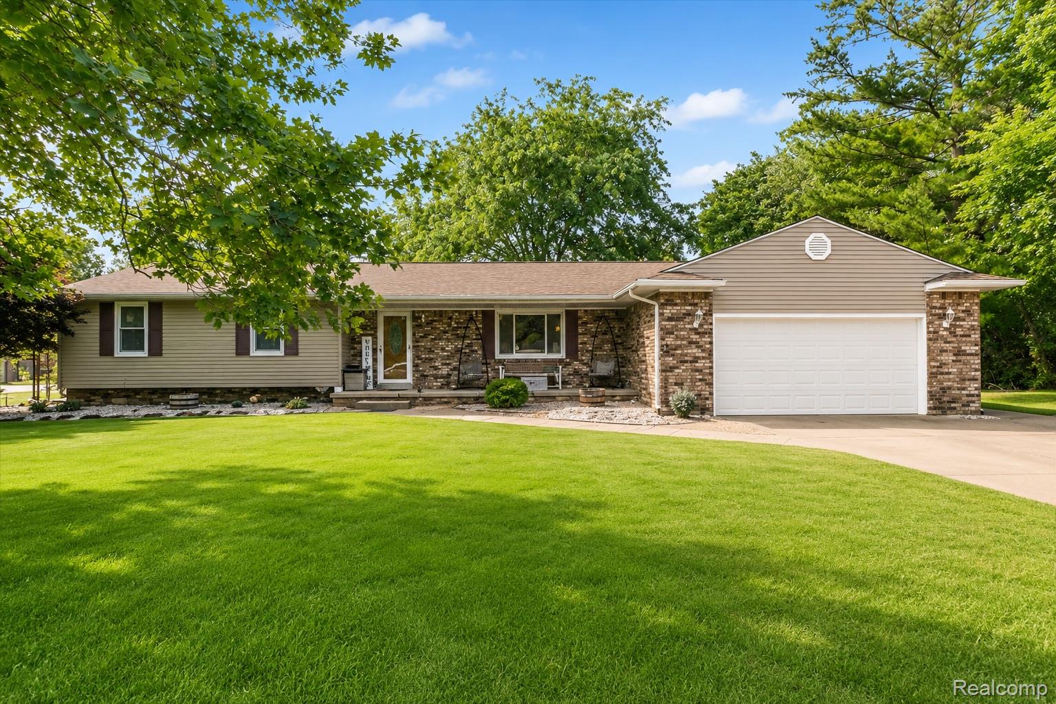 6514 Luanne Drive Property Photo 1