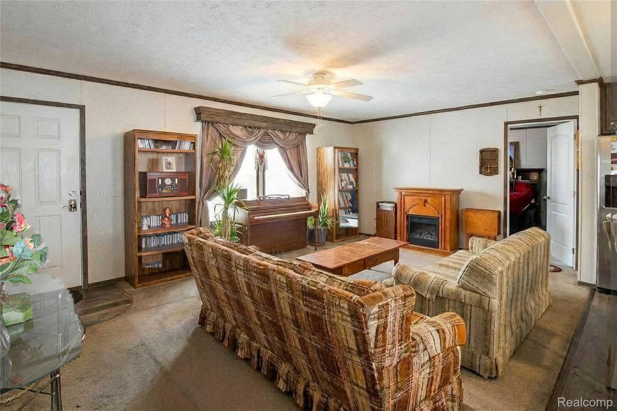 25843 Loudon Property Photo 3
