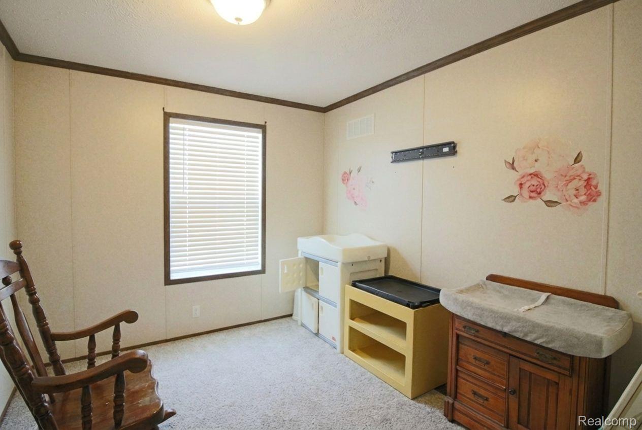 25843 Loudon Property Photo 15
