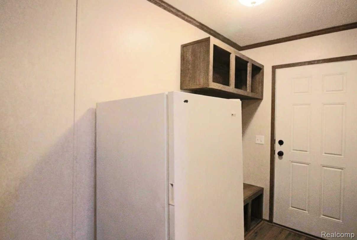 25843 Loudon Property Photo 17