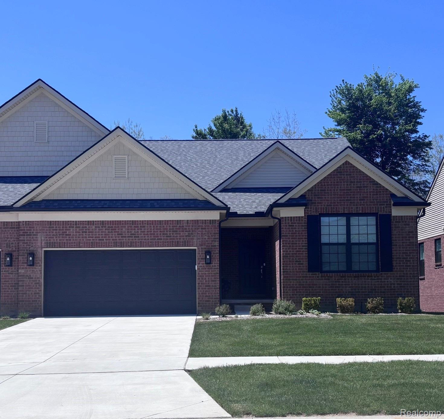55805 Oak Pointe Drive Property Photo 1