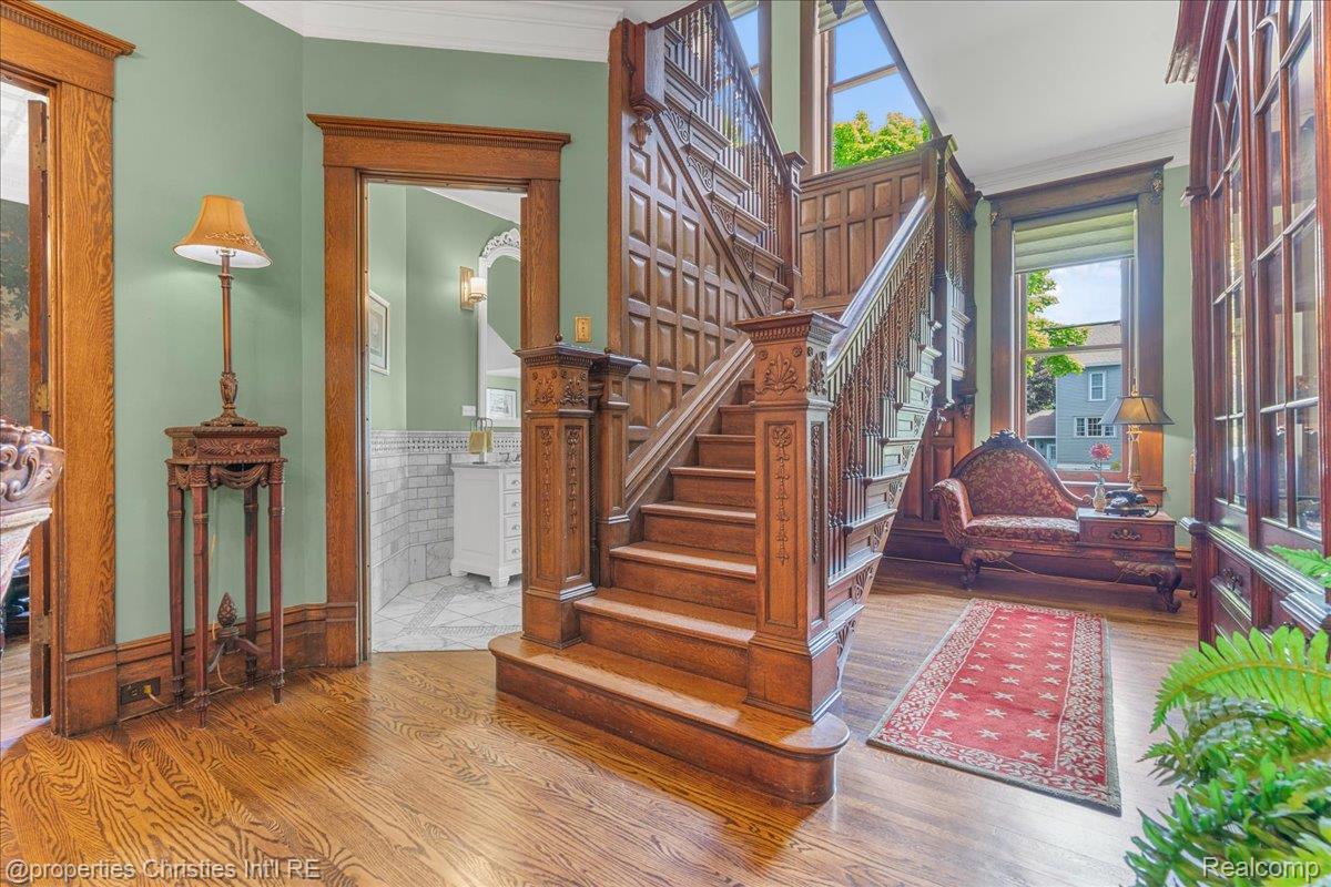303 S State Avenue Property Photo 11