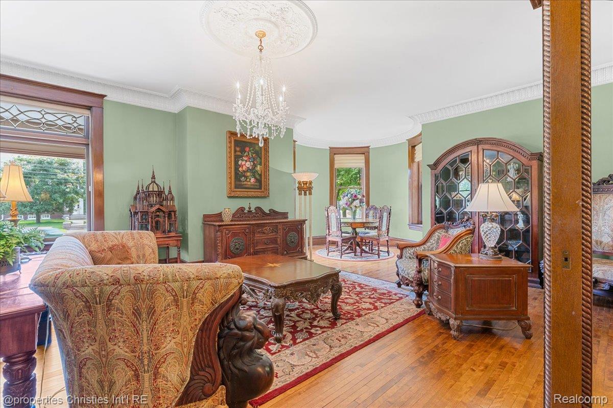 303 S State Avenue Property Photo 15