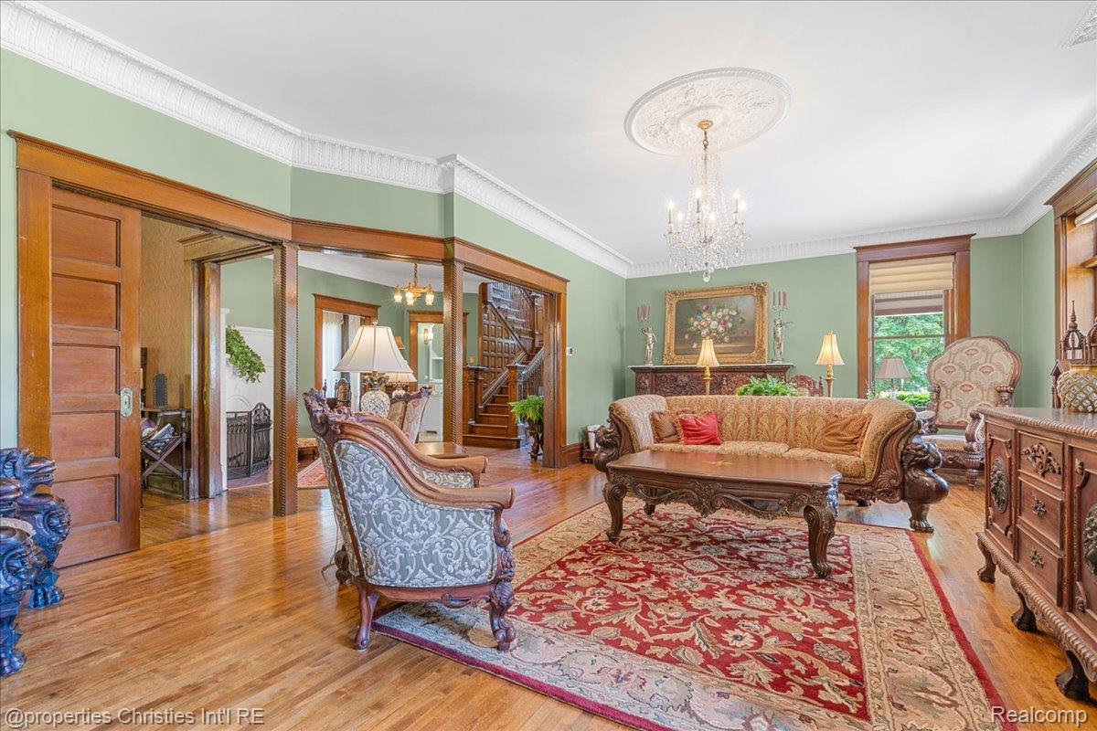 303 S State Avenue Property Photo 17