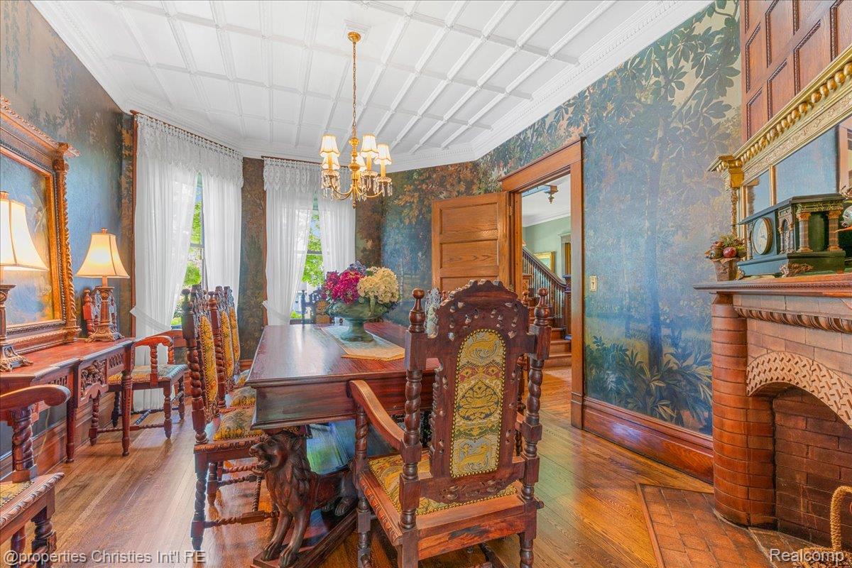 303 S State Avenue Property Photo 19