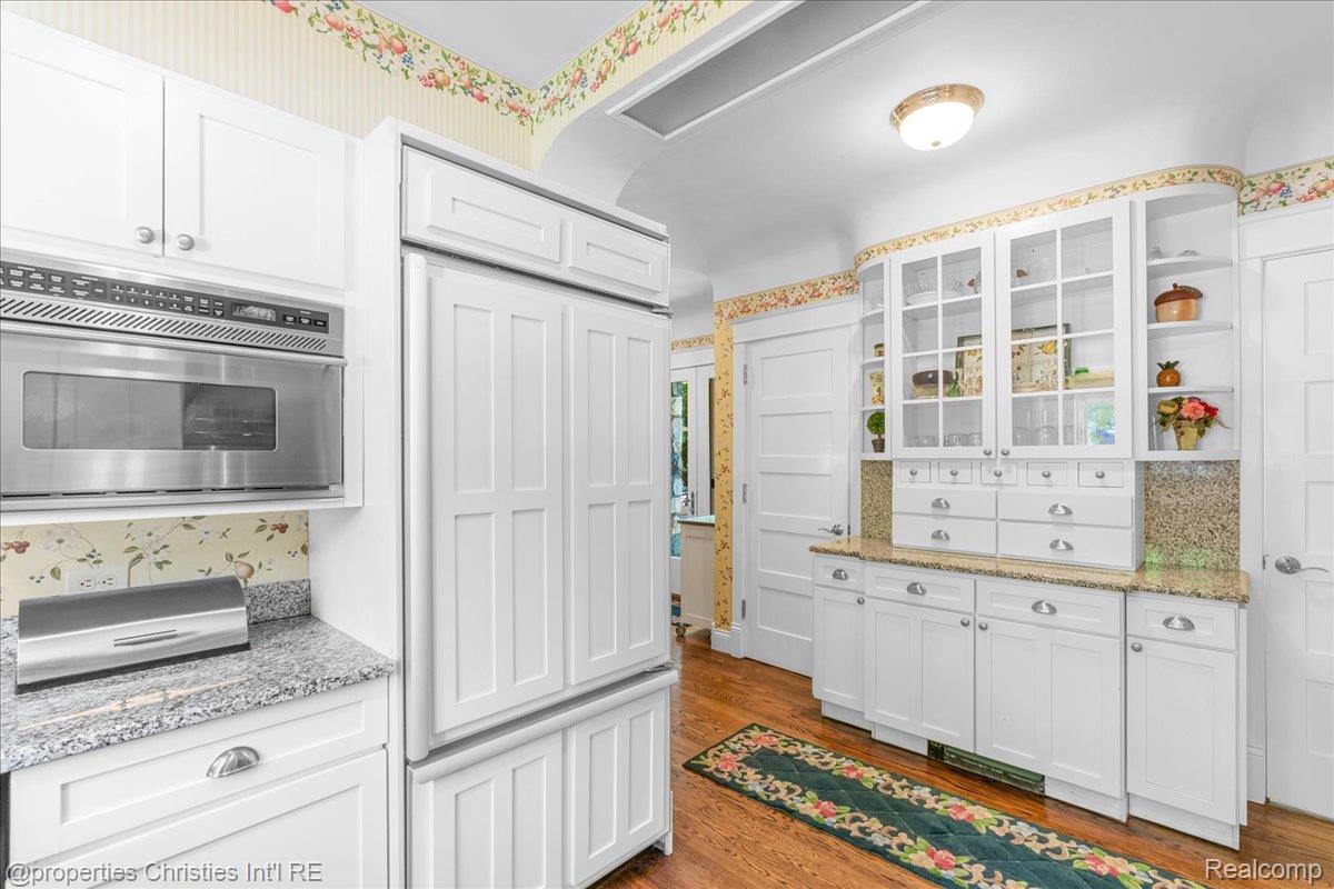 303 S State Avenue Property Photo 24