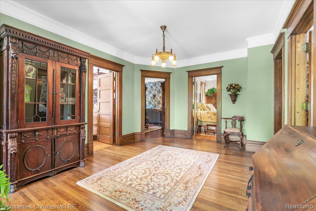 303 S State Avenue Property Photo 37