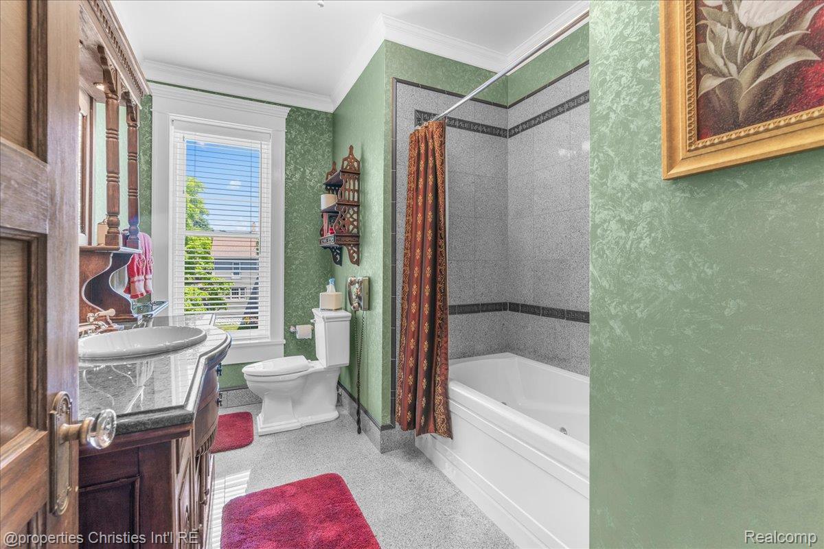 303 S State Avenue Property Photo 54