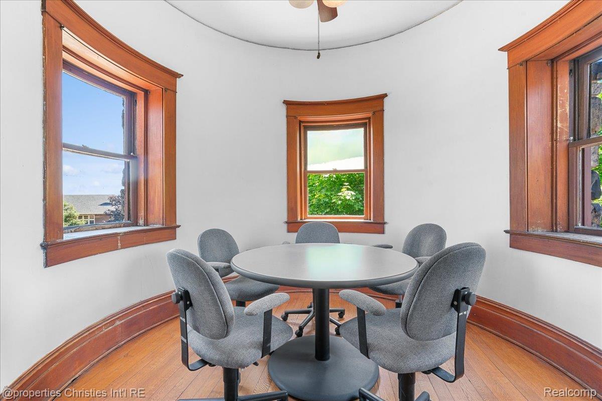 303 S State Avenue Property Photo 64