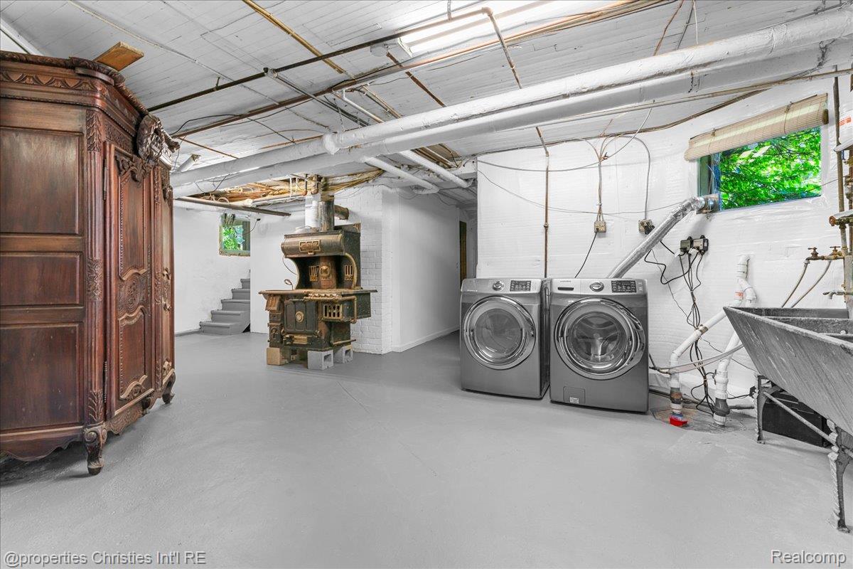 303 S State Avenue Property Photo 65